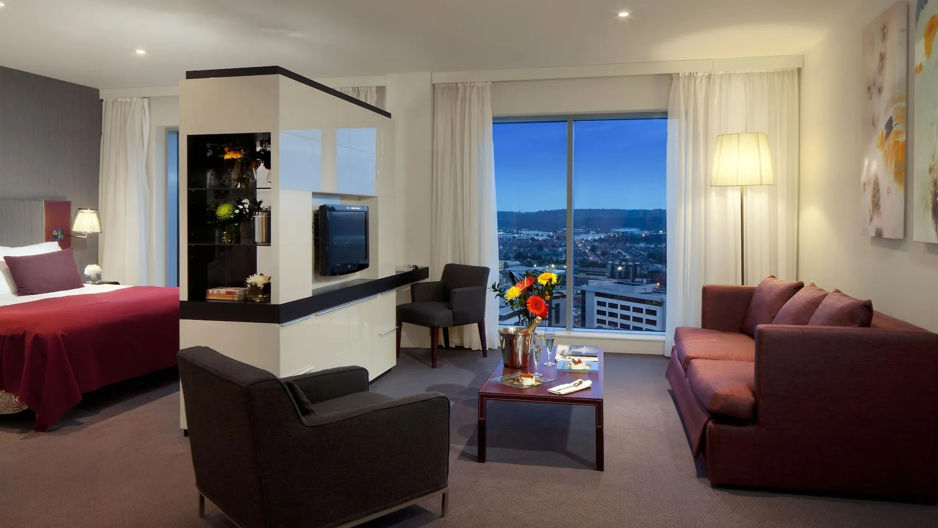 Radisson Blu Hotel, Cardiff 4*,  Reino Unido