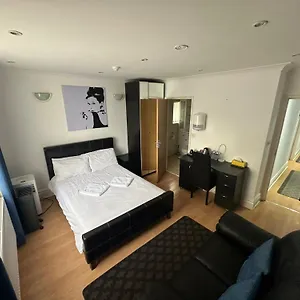 Habitación en casa particular 3 Luxury En-suite Bedrooms